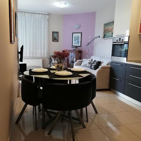 Near Beach Apartment Reno With Private Parking Split Dış mekan fotoğraf