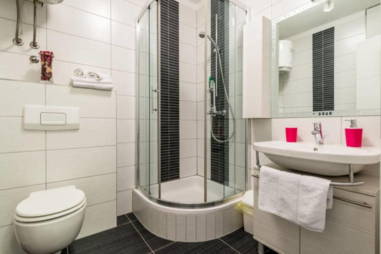 Near Beach Apartment Reno With Private Parking Split Dış mekan fotoğraf