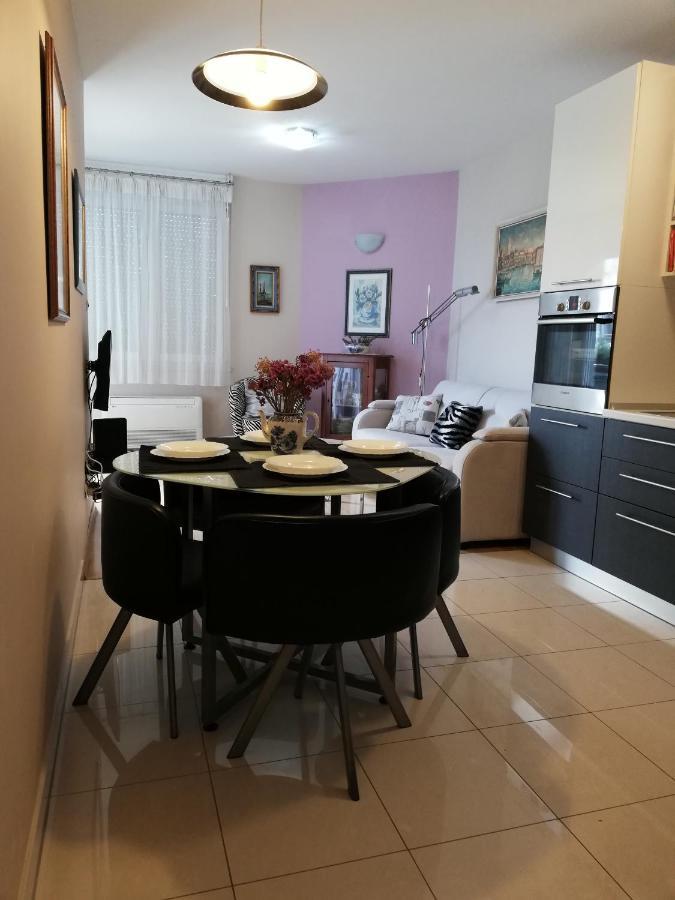 Near Beach Apartment Reno With Private Parking Split Dış mekan fotoğraf