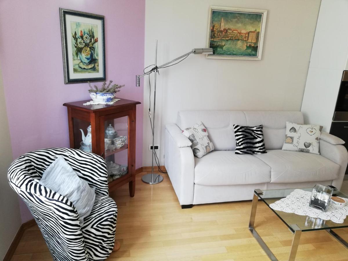 Near Beach Apartment Reno With Private Parking Split Dış mekan fotoğraf