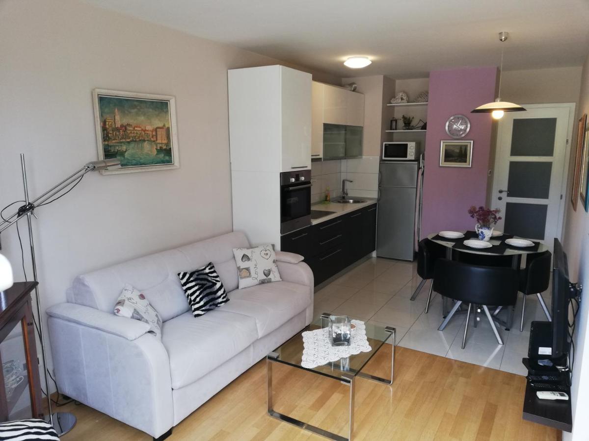 Near Beach Apartment Reno With Private Parking Split Dış mekan fotoğraf
